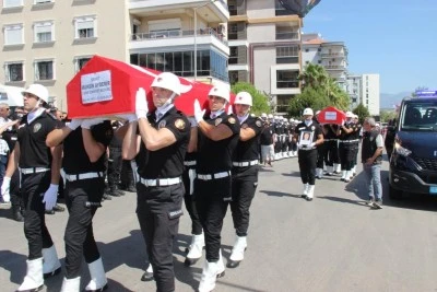 İzmir'de şehit d&uuml;şen polislere son g&ouml;rev