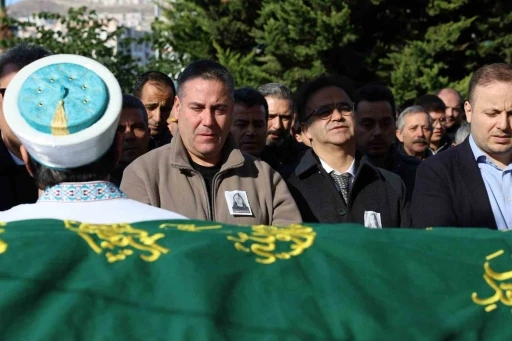 İzmir&rsquo;de servis kazasında yaşamını yitiren liseli Yağmur&rsquo;a acı veda
