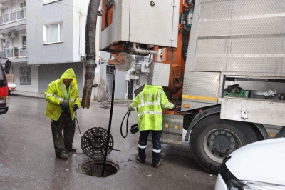 İzmir&rsquo;de Yağış Seferberliği: 750 Personel, 210 Ara&ccedil; ve 24 Saat N&ouml;bet Sistemi