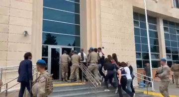 İzmir&rsquo;deki dolandırıcılık operasyonunda 2 tutuklama
