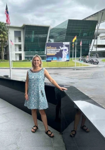 İzmir&rsquo;den Malezya&rsquo;ya sanat k&ouml;pr&uuml;s&uuml;
