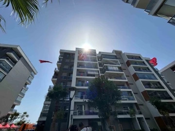 İzmir&rsquo;e &ccedil;ifte şehit ateşi d&uuml;şt&uuml;
