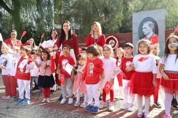 İzmir Ekonomi&rsquo;de &lsquo;Cumhuriyet&rsquo; coşkusu başladı
