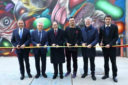 İzmir Ekonomi&rsquo;de &lsquo;Kolombiya&rsquo; r&uuml;zgarı
