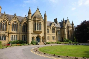 İzmir Ekonomili Mert&rsquo;e &lsquo;yapay zeka&rsquo; bursu
