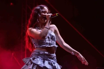 İzmir Enternasyonal Fuarı&rsquo;nda m&uuml;zik ve dans dolu gece
