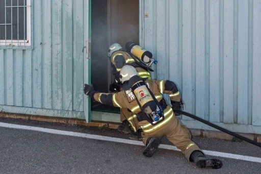 İzmir İtfaiyesi&rsquo;nden baca, soba yangınları ve zehirlenmelere karşı uyarı
