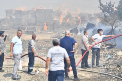 İzmir İtfaiyesi Yangınlarla M&uuml;cadelesini S&uuml;rd&uuml;r&uuml;yor