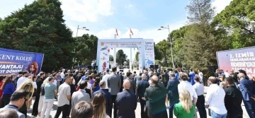 İzmir Kitap Fuarı K&uuml;lt&uuml;rpark&rsquo;ta başladı
