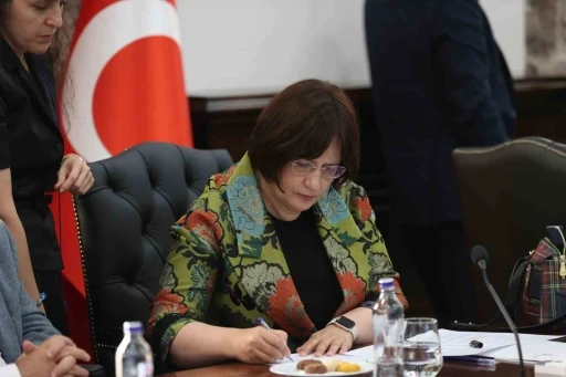 İzmir K&ouml;rfezi&rsquo;ni kurtaracak acil ve kısa vadeli eylem planı a&ccedil;ıklandı
