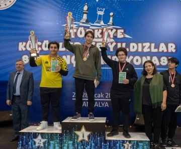 İzmirli &ouml;ğrenciler madalyaya doymuyor
