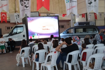 İzmit Belediyesi'nden &Ccedil;ocuklara Sinema Keyfi