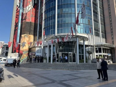 İzmit Belediyesi'ne operasyon