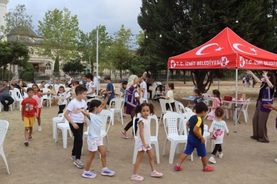 İzmit Belediyesi Yahya Kaptan&rsquo;da &Ccedil;ocukların Tatilini Şenlendirdi
