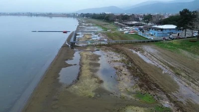 İznik G&ouml;l&uuml;'nde &ccedil;ekilme s&uuml;r&uuml;yor