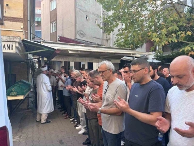 İznik G&ouml;l&uuml;&rsquo;ne d&uuml;şen gen&ccedil; hayatını kaybetti, g&ouml;zyaşlarıyla toprağa verildi