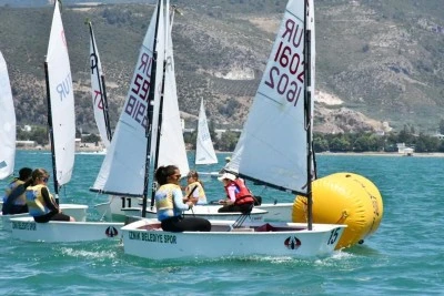 İznik G&ouml;l&uuml; yelken yarışlarına ev sahipliği yaptı 