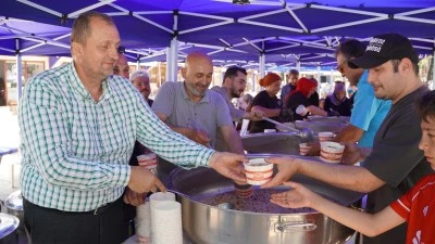 İznik&rsquo;te 5 bin kişilik aşure ikramı