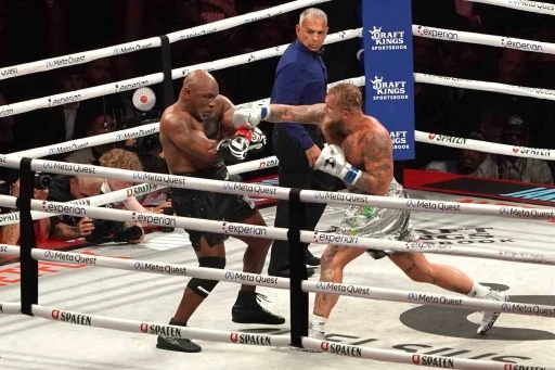 Jake Paul, Mike Tyson&rsquo;ı mağlup etti