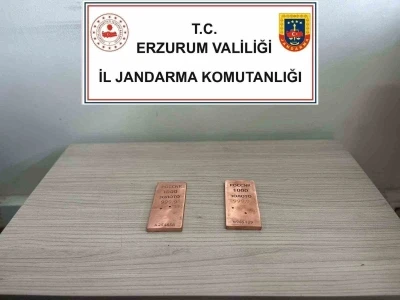 Jandarma Erzurum&rsquo;da 2 kilo sahte k&uuml;l&ccedil;e altın ele ge&ccedil;irdi
