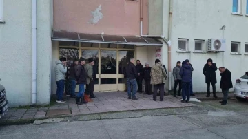 Jandarma, metrelerce karda kayıp adamın izini s&uuml;rd&uuml;
