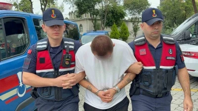 Jandarma motosiklet &ccedil;antasında 7 bin 999 sentetik ecza hap ele ge&ccedil;irdi