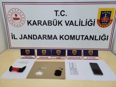 Jandarma uyuşturucu tacirlerine g&ouml;z a&ccedil;tırmıyor
