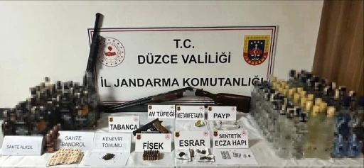 Jandarma uyuşturucuya ge&ccedil;it vermiyor
