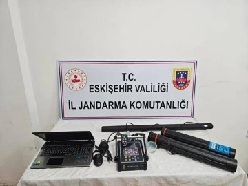 Jandarmadan ka&ccedil;ak kazı operasyonu
