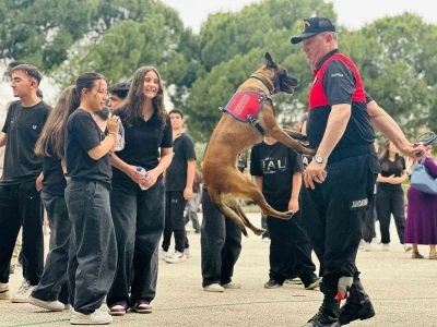 Jandarmadan lise &ouml;ğrencilerine tanıtım
