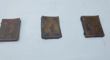 Jandarmadan tarihi eser operasyonu: Bin yıllık 3 adet İncil ele ge&ccedil;irildi