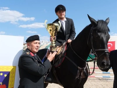 Jandarmanın 186'ncı yılı binicilik organizasyonuyla kutlandı