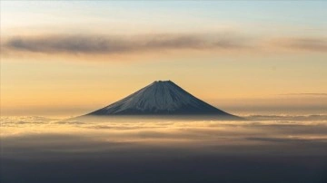 Japonya'da aktif yanardağ Fuji'nin patlaması halinde halktan y&uuml;r&uuml;yerek ka&ccedil;maları istenecek