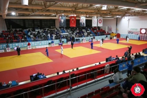 Judoda Denizlili Nazifhan &Ouml;zen T&uuml;rkiye Milli Takımına se&ccedil;ildi
