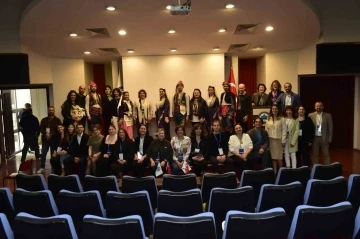 KA220-HED &ccedil;ağrısı &ccedil;er&ccedil;evesinde desteklenmeye değer g&ouml;r&uuml;len projenin a&ccedil;ılış toplantısı ESOG&Uuml;&rsquo;de yapıldı
