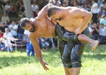 Kabulbaba&rsquo;da zafer Şimşek&rsquo;in... Ağa ise 3. kez Niyazi Dal oldu
