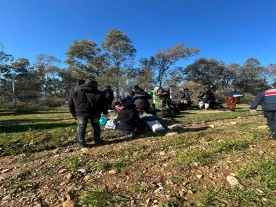 Ka&ccedil;ak g&ouml;&ccedil;menleri 'Dağın arkası İstanbul' diyerek, araziye bıraktılar