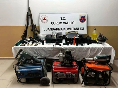 Ka&ccedil;ak kazı yapanlar su&ccedil;&uuml;st&uuml; yakalandı; 5 tutuklama