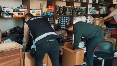 Ka&ccedil;ak sigara operasyonu: &Ccedil;ok sayıda ka&ccedil;ak &uuml;r&uuml;n ele ge&ccedil;irildi