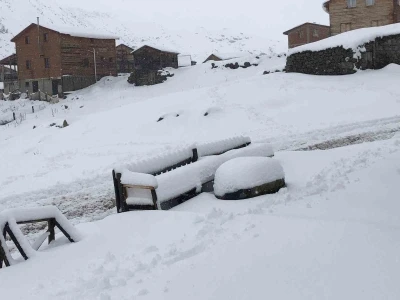 Ka&ccedil;kar Dağları&rsquo;nda kar kalınlığı yarım metreye ulaştı