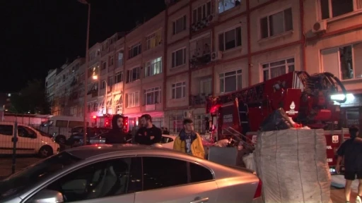 Kadık&ouml;y&rsquo;de itfaiye sokağa giremedi, vatandaşlar isyan etti
