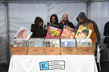 Kadık&ouml;y&rsquo;de plaklar Barış Man&ccedil;o anısına d&ouml;necek
