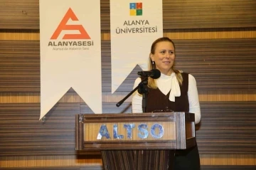 Kadın akademisyenler, iş d&uuml;nyasında kadın olmanın &ouml;nemini anlattı
