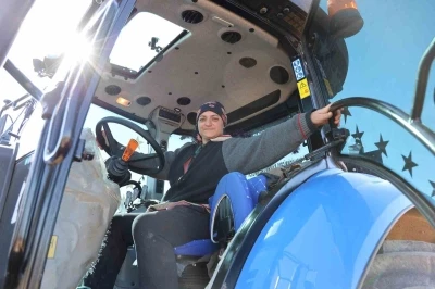 &rsquo;Kadın başına olmaz&rsquo; dediler, k&ouml;y&uuml;nde ilkleri yaptı
