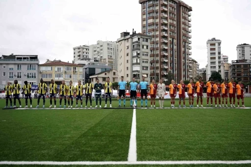 Kadın futbolda derbinin kazananı Fenerbah&ccedil;e
