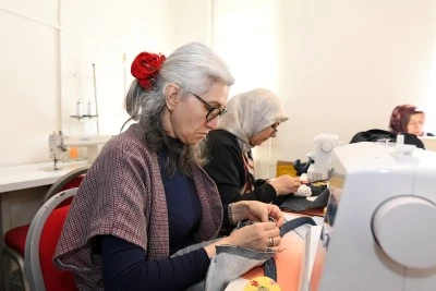 Kadın g&uuml;c&uuml;yle sıfır atık &uuml;retimi Osmangazi&rsquo;de hayat buldu