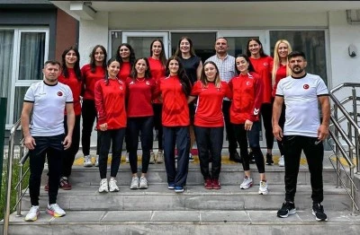 Kadın G&uuml;reş Milli Takımı, D&uuml;nya Şampiyonası&rsquo;na uğurlandı