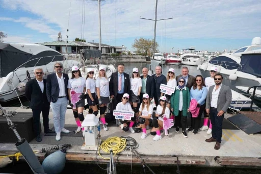 Kadın sporcular, meme kanseri farkındalığı i&ccedil;in yelken a&ccedil;tı
