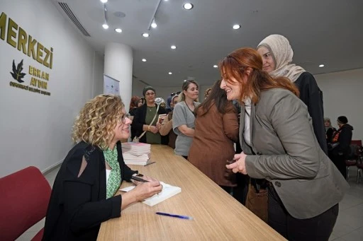 Kadın yazarlar ile kadın kitapseverler Bursa Osmangazi&rsquo;de buluşuyor