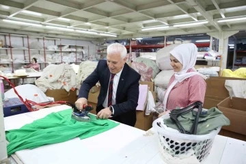 Kadınlar, Bozbey&rsquo;le g&uuml;l&uuml;msedi